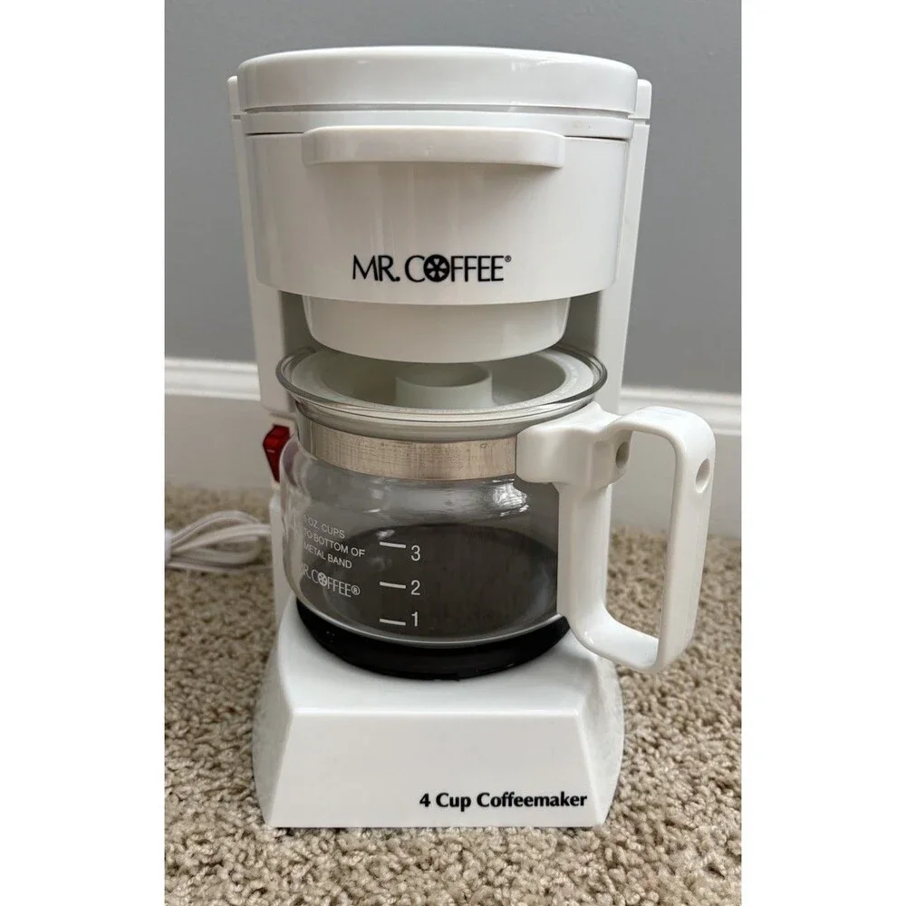 Vintage Mr. Coffee BL5 Switch Coffee Maker 4 Cup Carafe White 1999 Box & Manual